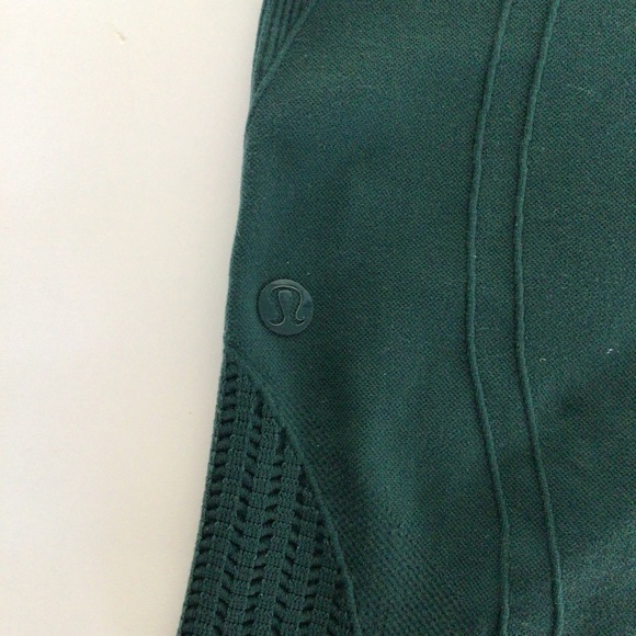 LULULEMON IN THE FLOW CROP II LEGGINGS IN HEATHERED FOREST GREEN SIZE 4 - Picture 11 of 15
